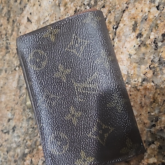 Louis vuitton wallet. Closet clearance - Picture 8 of 8